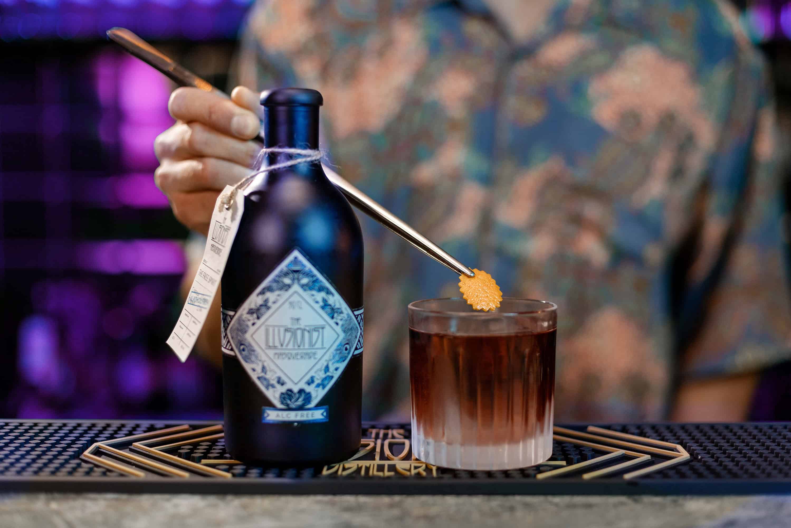 NEGRONI // Sans Alcool The Illusionist Distillery Intl — free download